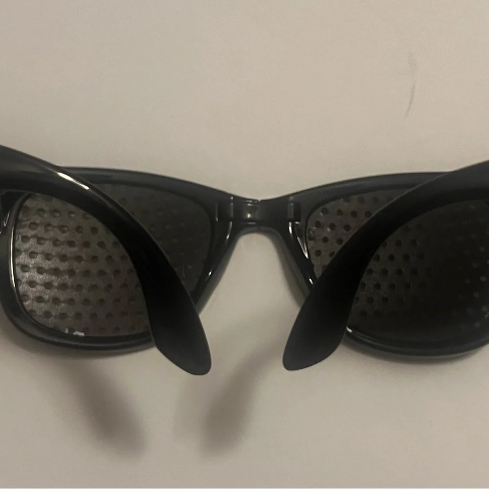 10 pairs of Maryland flag folding sunglasses. Game, tailgating, groomsmen gifts
